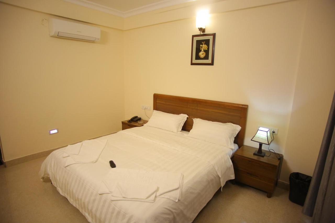 The Lounge Business Hotel Bangalore Eksteriør billede